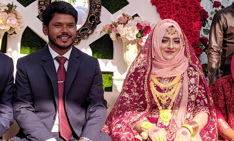 শিক্ষিকা বিয়ে করলেন একই বিশ্ববিদ্যালয়ের ছাত্রলীগ নেতাকে